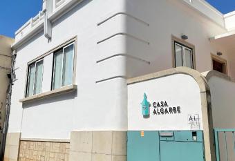 Casa Algarbe allows 18 year olds to book a room