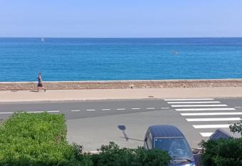 vue mer allows 18 year olds to book a room