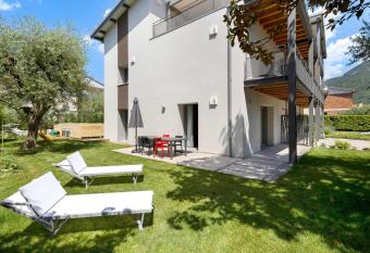 Villa Donne del Lago Marta has Balcony rooms