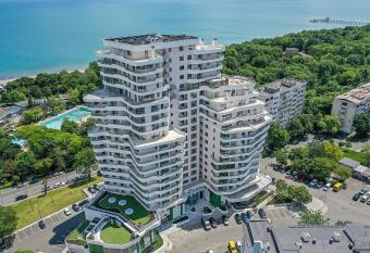 Luxury Apartments Alix has Balcony rooms