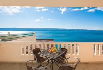 Adria Family & Friends Pool Apartments has Balcony rooms