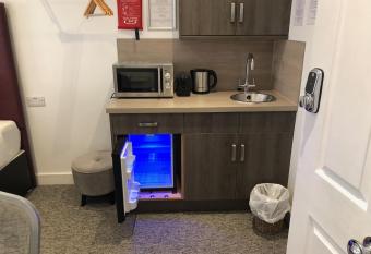 Kings Hotel allows 18 year olds to book a room