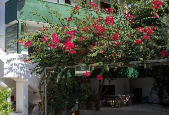 Pansion Vasso has Balcony rooms