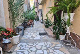 Guest Rooms Kostovi has Balcony rooms