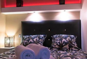 Gare - Polygone Scientifique - Palais de Justice has Balcony rooms