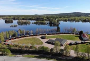 Saarituvat Cottages allows 18 year olds to book a room