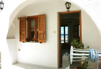 Matina - Stavros Traditional Houses has Balcony rooms