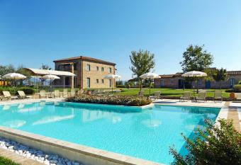 Casa Vacanze La Fiorita has Balcony rooms