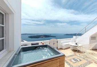 Calderas Hug & Panoramic Sea View - 3 Lux Suites allows 18 year olds to book a room