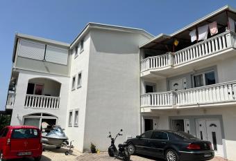 Villa Aj  a has Balcony rooms