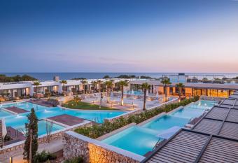 Barcel   Nura has Balcony rooms