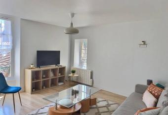 Bayti 2 chambres allows 18 year olds to book a room