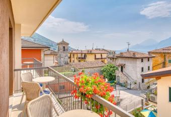 La Sensa Apartments has Balcony rooms