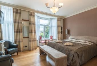 Dendernachten has Balcony rooms