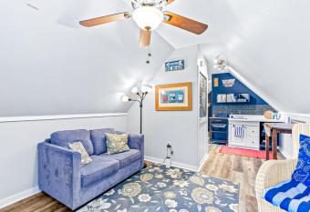 No Worries & No Regrets has Balcony rooms