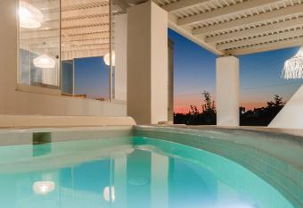 Aeolos Luxury Villas & Suites allows 18 year olds to book a room