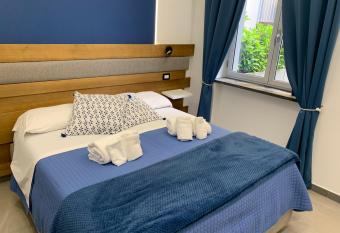 Le Perle has Balcony rooms