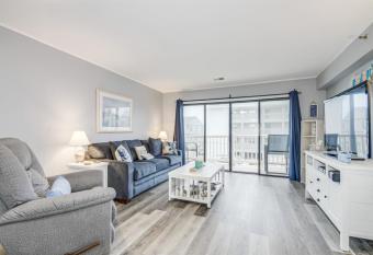 Grove Pointe 201 has Balcony rooms