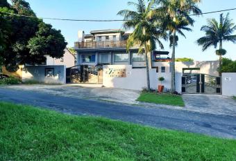 7 Dolphins has Balcony rooms