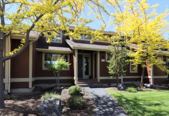Ourwitzend at Eagle Crest has Balcony rooms