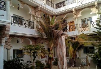 H  tel Paradialaw has Balcony rooms