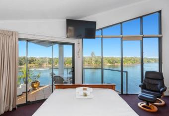 Sails Waterfront Apartment 1 has Balcony rooms