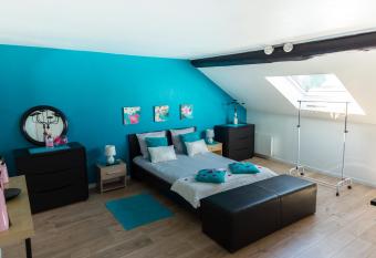 Escale      pernay allows 18 year olds to book a room