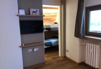 Les Marmottes has Balcony rooms