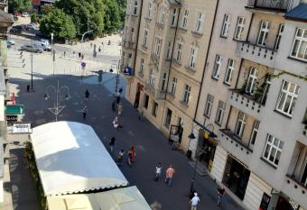 Apartamenty Katowice Stawowa 5 has Balcony rooms