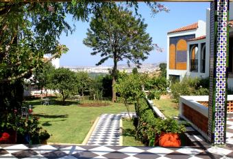 Riad Dar Achaach has Balcony rooms