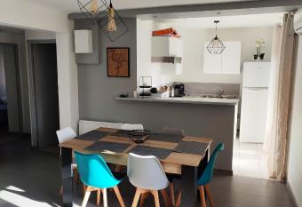 T3 45M2, Cap d Adge,Secteur Falaise,4-6 pers,Clim,100m plage has Balcony rooms