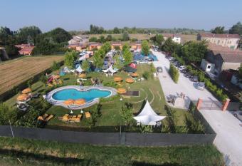 Lucciole Nella Nebbia has Balcony rooms