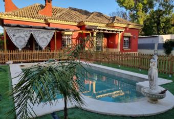 VACACIONES DE LUJO.CHALET PISCINA Y PLAYA.EL PUERTO has Balcony rooms