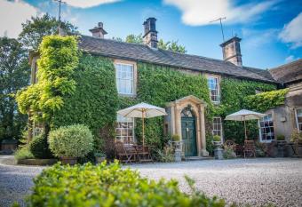 Rafters at Riverside House Hotel has Balcony rooms