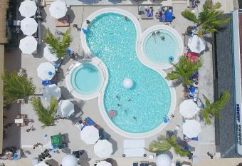 Combo Beach Hotel Samui has Balcony rooms