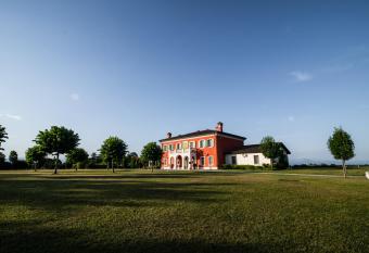 Villa San Pietro has Balcony rooms