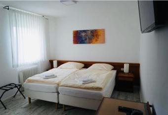 Budget Boarding House Weidenberg allows 18 year olds to book a room