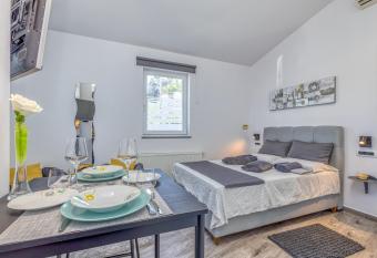 Maximilian&Stela has Balcony rooms