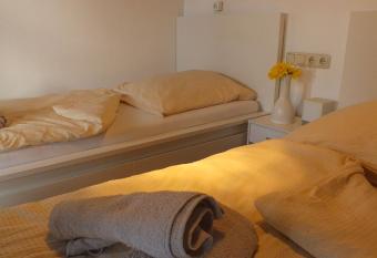 TrattoriaDonLillo Fewo allows 18 year olds to book a room