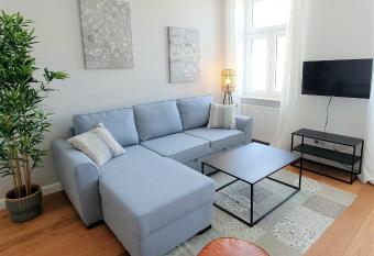 DOWA Apartments Thaliastrasse has Balcony rooms