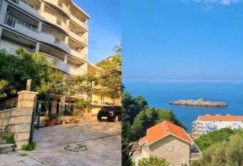 Guesthouse Radjen has Balcony rooms