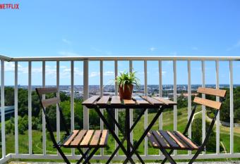 Studio Belle vue Bordeaux - Parking priv   - Netflix - Tram A allows 18 year olds to book a room