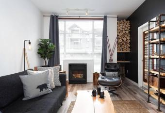 Prime location, Ski in/out Whistler condo has Balcony rooms