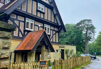The Old Gate House allows 18 year olds to book a room