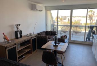 Village naturiste Studio luxe CHESTERFIELD heliopolis C allows 18 year olds to book a room