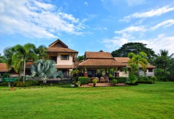 Papai Country Lodge SHA allows 18 year olds to book a room