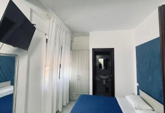 CARFAGNINI ROOMS has Balcony rooms
