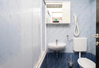 Apartments Hostin Garoful Duga Uvala has Balcony rooms