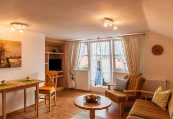 Ferienwohnung Lengdobler - Burgi has Balcony rooms