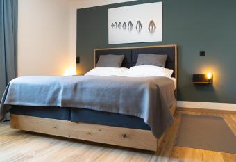 KRACHER Guesthouse No. 8 has Balcony rooms